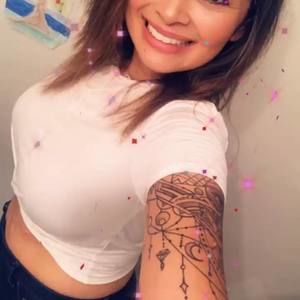 Meet your Posher, Carolina